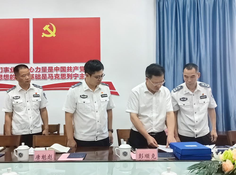 08cc46cc0ffe45c8abaab2ff521d4d29.jpg 08cc46cc0ffe45c8abaab2ff521d4d29.jpg