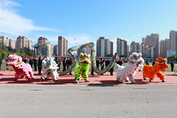 学校举行第六届体育节第九届田径运动会