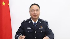 何立荣